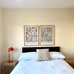 Spacious 5 Bedroom 3 Mins Walk From Mile End