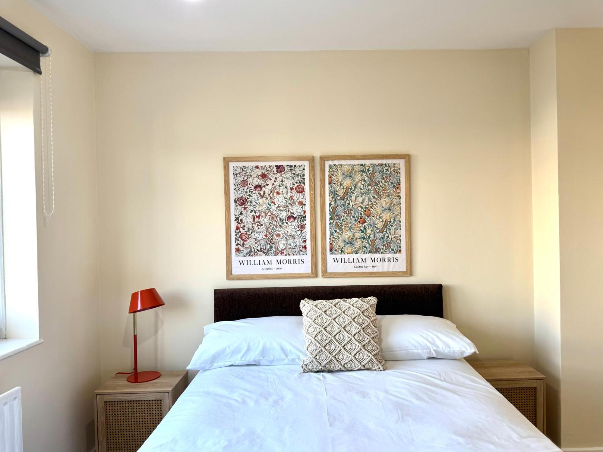 Spacious 5 Bedroom 3 Mins Walk From Mile End Appartamento *
