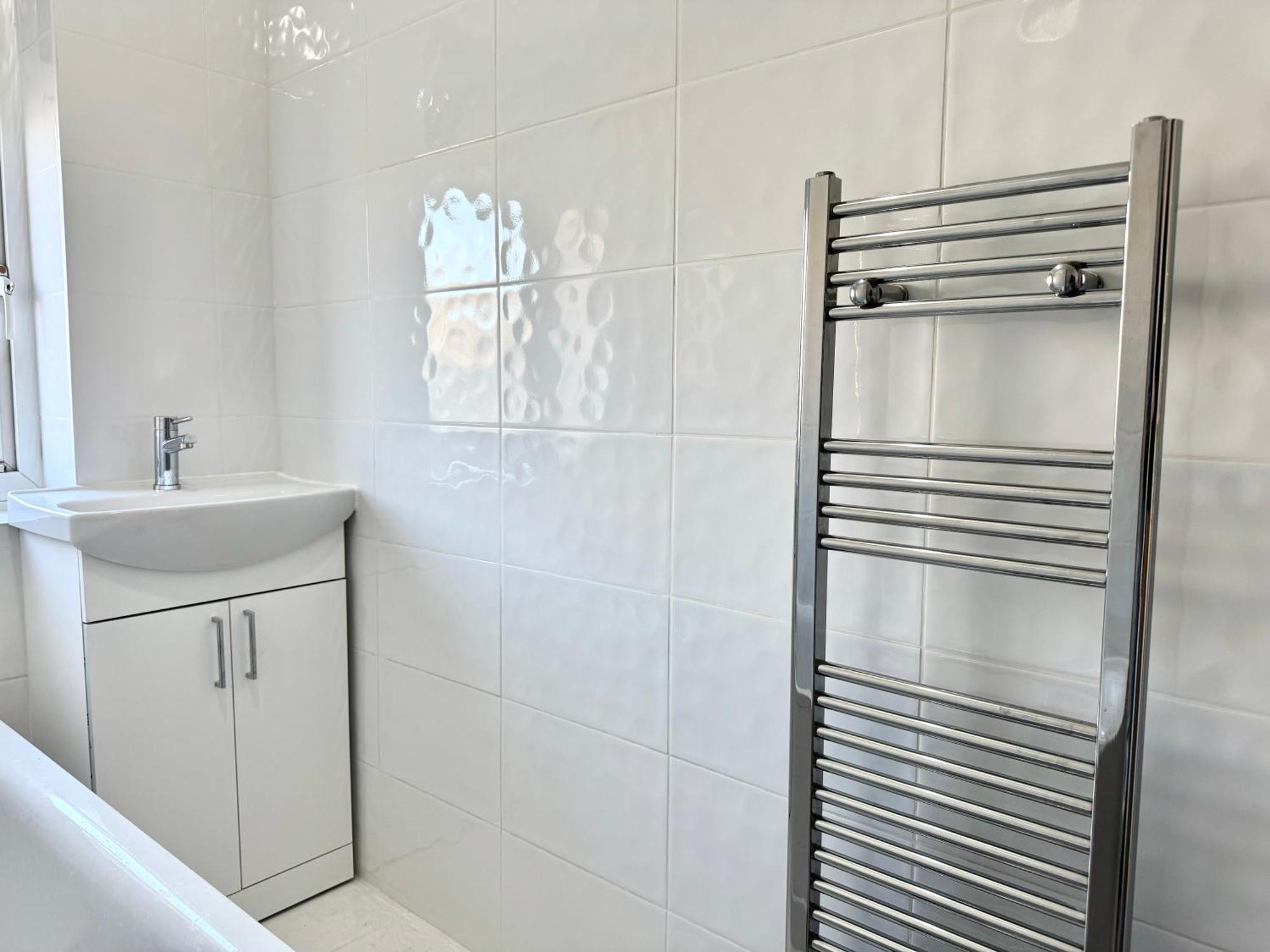 Spacious 5 Bedroom 3 Mins Walk From Mile End * Londra