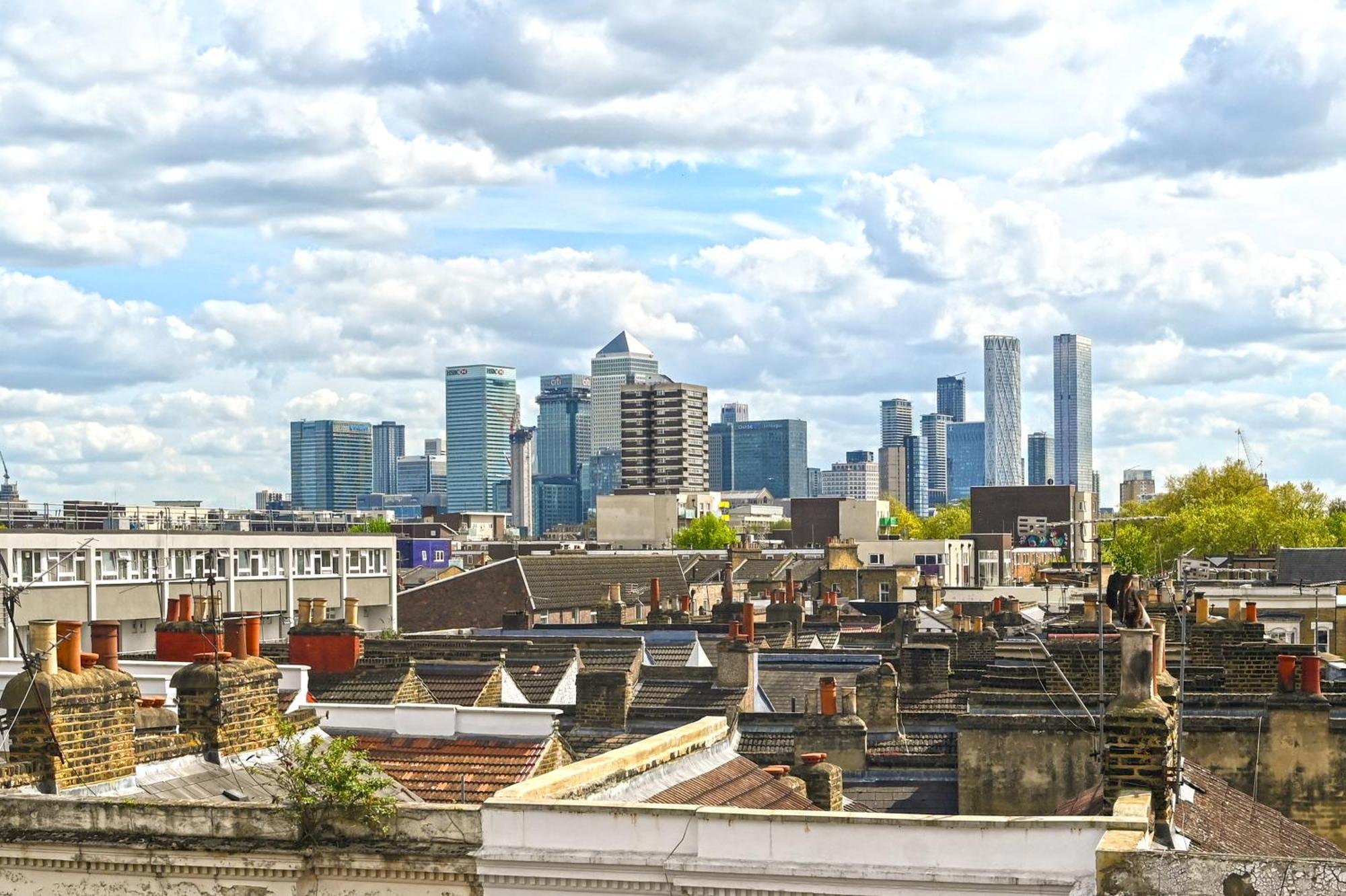 Spacious 5 Bedroom 3 Mins Walk From Mile End Londra